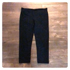 Fabletics Black Crops, Size S